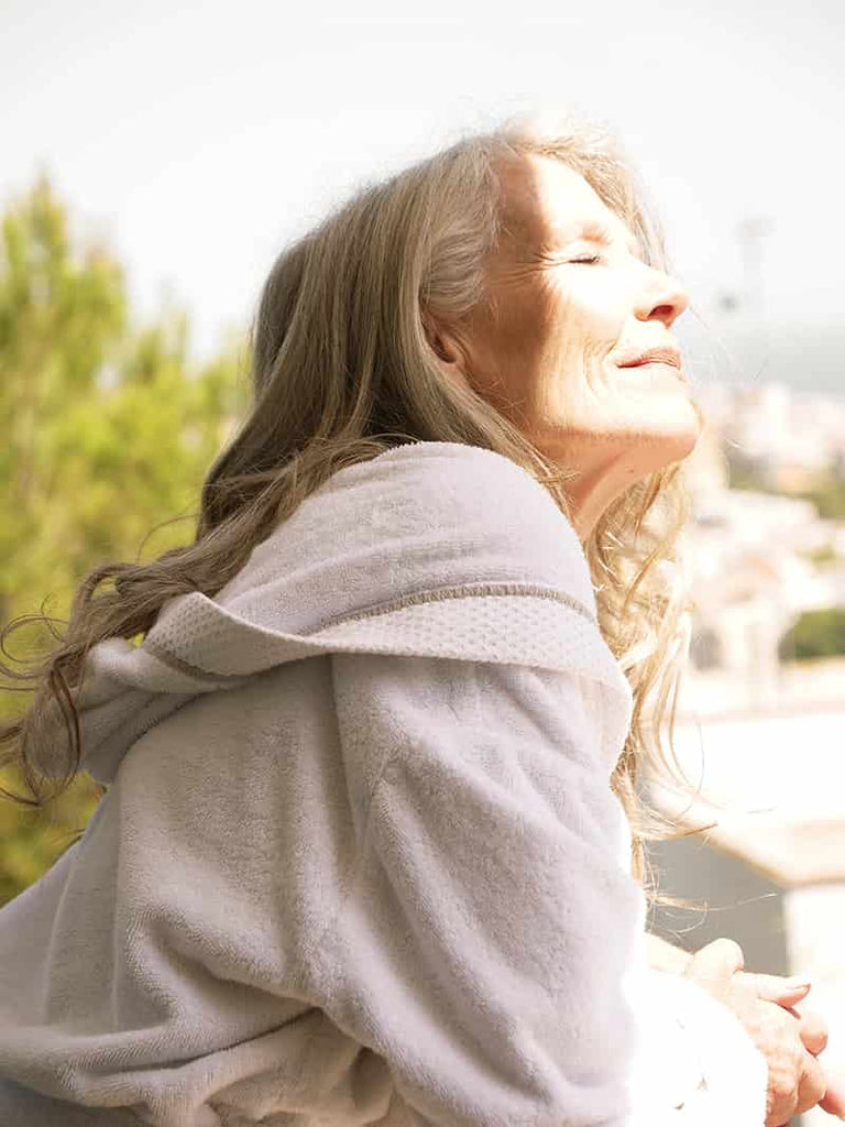 Achieving Thyroid Balance with Light Therapy